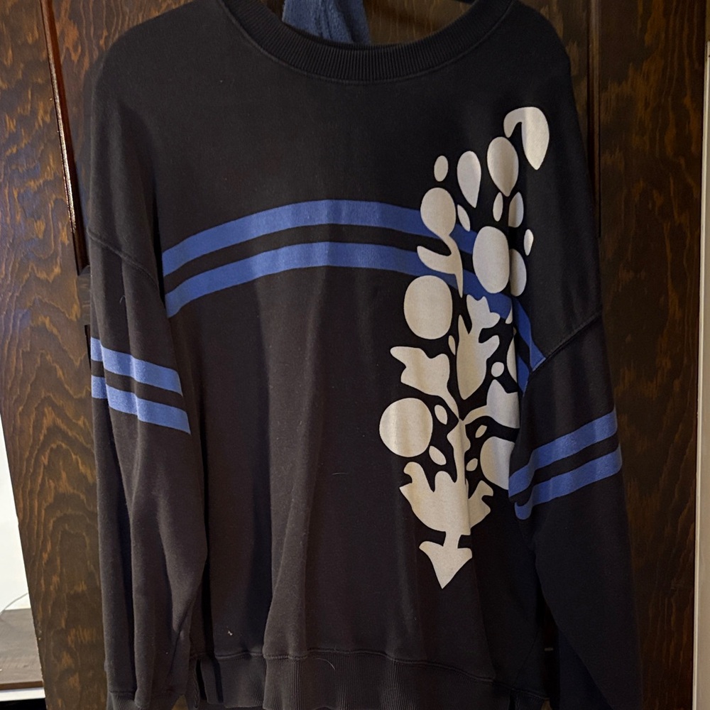 FP movement, black sweatshirt